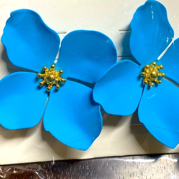 Anthropologie Garden Party Blue Flower Earrings - Picture 3 of 3